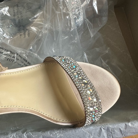 Champagne sparkly heels - Picture 7 of 9